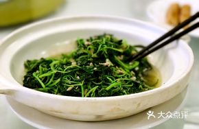 Stir-fried Minced Pork with Amaranth