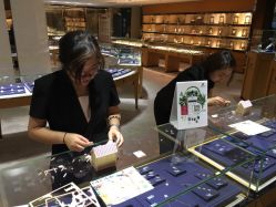 -北京七彩云南翡翠珠宝旗舰店(月坛店)