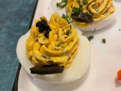酿鸡蛋沙拉配鱼子酱-帕歌西班牙餐厅paco tapas