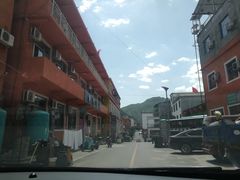 -百里峡七彩艺术小镇