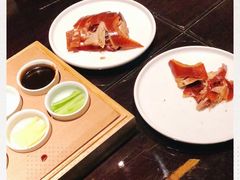-The ROOF (通盈中心店)