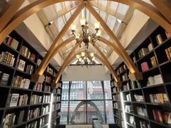 -钟书阁(松江泰晤士小镇店)