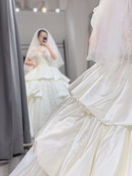 -Lady  Jane高端婚纱礼服馆