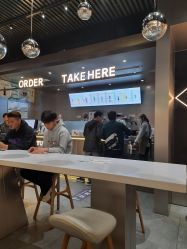 大堂-桃桃屿·潮牌酷银(世纪荟店)