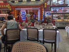 -刘姐啤酒鱼民族演艺餐厅(西街总店)