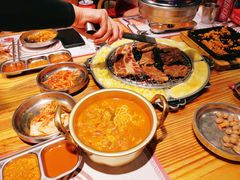 -青瓦炭韩潮烤肉(花园道店)