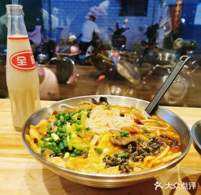 大熊熊螺蛳粉(埌西店)螺肉螺蛳粉图片