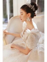 -Lady  Jane高端婚纱礼服馆