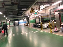 -徐汇日月光地下停车场