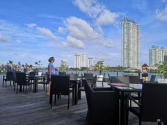 -曼谷湄南河畔华美达广场酒店