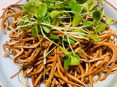 香椿苗豆腐丝-羲和雅苑烤鸭坊(丰台万达店)