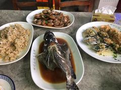 -四川小胡子海鲜(丁村万人海鲜广场店)