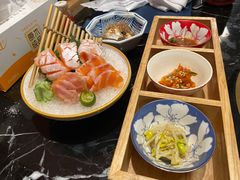 -山川小町·极番烧肉(新地假日广场店)