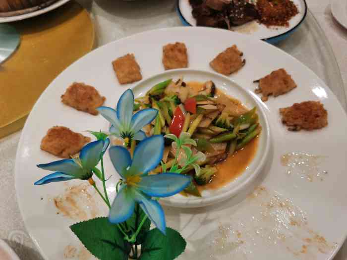 鑫悦轩酒楼-"今天给酒楼打电话!这个小哥哥服务态度超级.