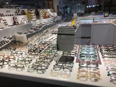 -宏宇眼镜蔡司依视路折扣店(兆佳眼镜城店)