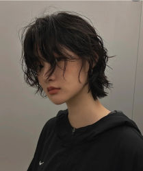 -V7 HAIR SALON