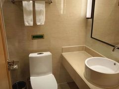 -维也纳酒店(广州白云国际机场航站楼店)