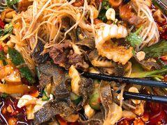 -周良天山牛杂城(天山路总店)