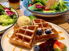 -Common Table · Brunch & Coffee