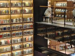 -半山书局(新世纪商城店)