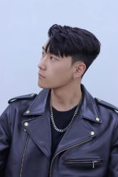 -一家只做男发烫染的店
