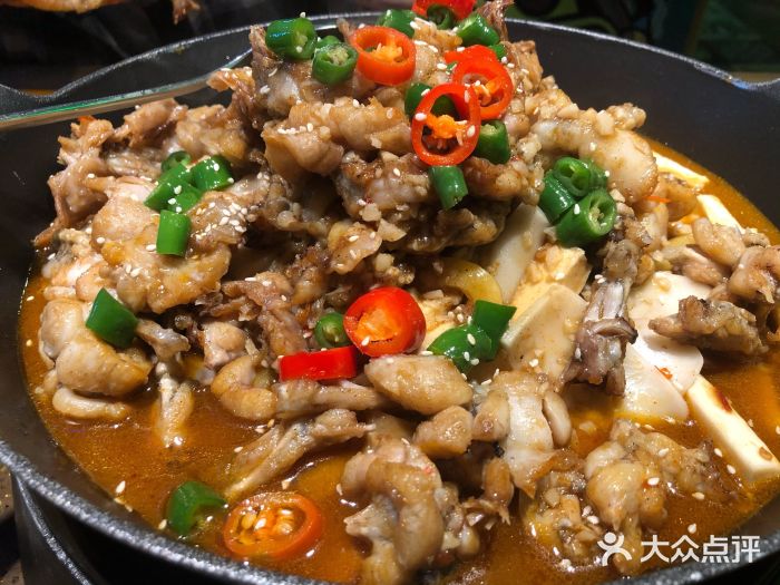 蛙喔·炭烧牛蛙·烧烤(嵊州吾悦店)蒜香美蛙图片