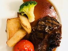 煎澳洲西冷牛排配红酒少司-马克西姆餐厅(崇文门店)