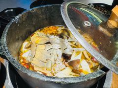 见手青-芸山季·云南山珍菌火锅(人民广场来福士店)