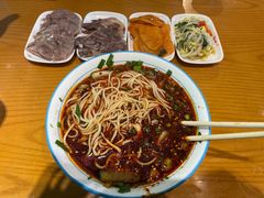 牛肉拉面-京穆兰兰州牛肉面·清真(中川机场店)