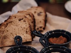 三种酱配酸面包-Mesa Madre梅萨妈妈·Bintana(国贸店)