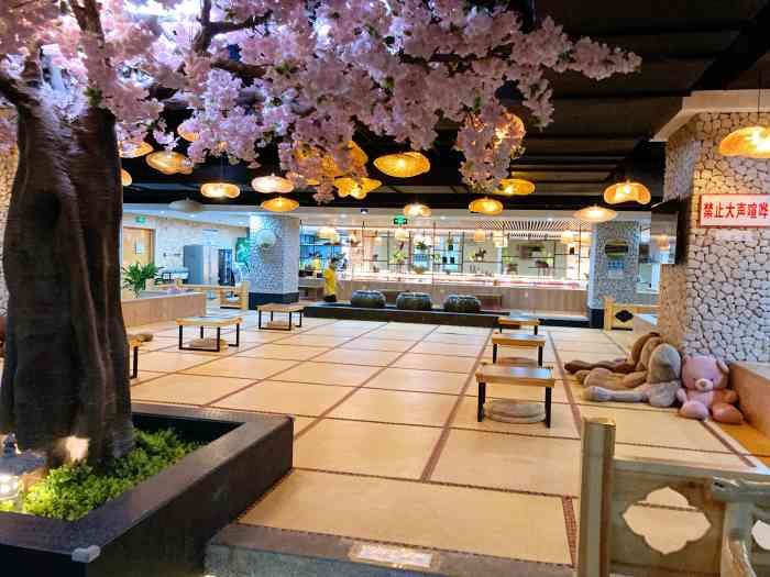 悦汤泉汗蒸时代-"1.离地铁站走十分钟 2.够大,两层, .