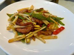 猪颈肉炒花生芽-老洋房花园饭店(绍兴路店)