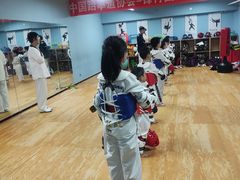 -嗨动跆拳道体能馆(菜百店)