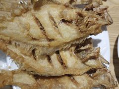 炸偏口鱼-方城小吃店