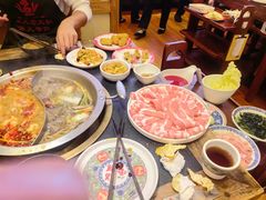 -沸炉重庆老火锅(军事博物馆店)