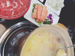 鸡煲花胶汤-港迹·鲜围煮海鲜火锅(湖州时代广场店)