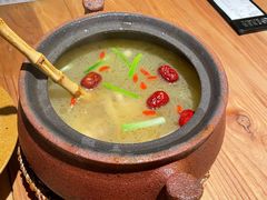 山泉竹林土鸡汤-金鱼妈妈 山野·食趣(荫山街店)