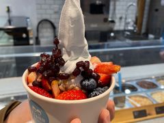 缤纷水果酸奶冰淇淋-丁丁&当当牦牛酸奶·酥油面包(官门口店)