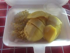 -芒果糯米饭摊子