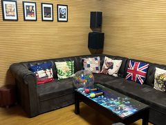 -小草屋轰趴馆别墅派对新场团建家庭聚会