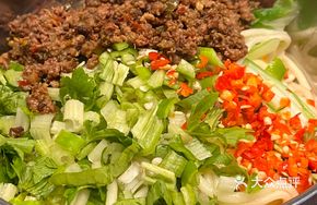 Raw Pepper Beef Noodles (Dry Tossed)
