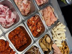 -愉肴麻辣香锅(中山路店)