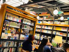 大堂-西西弗书店&矢量咖啡(凯德晶萃广场店)