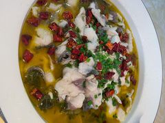 -魏铭鱼头捞饭(晋阳路店)