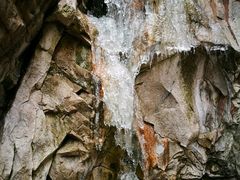 结冰的山泉-嵩山少林文化旅游景区