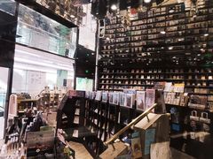-钟书阁(群光广场店)