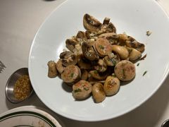 -MONICH牛排融合餐厅(和义大道购物中心店)