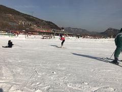 -济南卧虎山滑雪场
