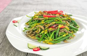 Stir-fried Mountain Stream Fish Fry with Cucumber Blossoms