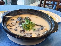 浓汤鱼头-老淳安—伴山伴湖(千岛湖开元度假村店)